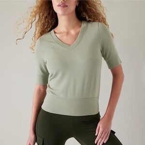 Athleta gray V-Neck Short Sleeve Top women M pull on soft casual stretchy cozy